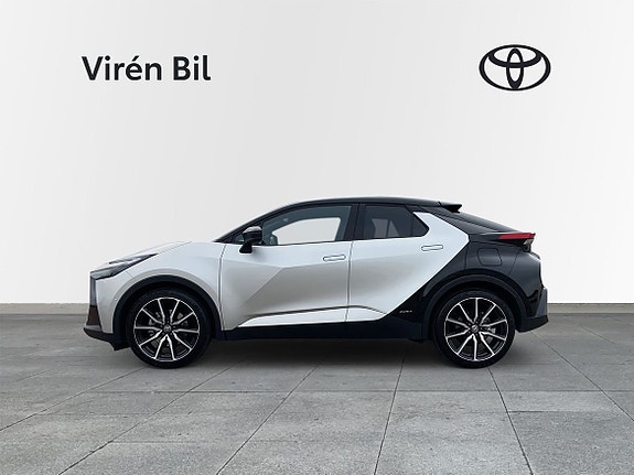 Toyota C-HR 4 of 11