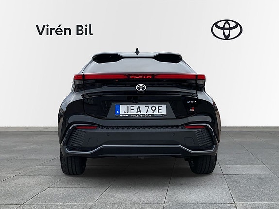 Toyota C-HR 5 of 11