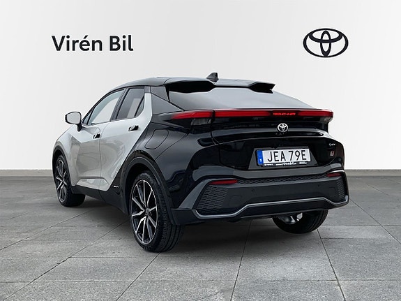 Toyota C-HR 3 of 11