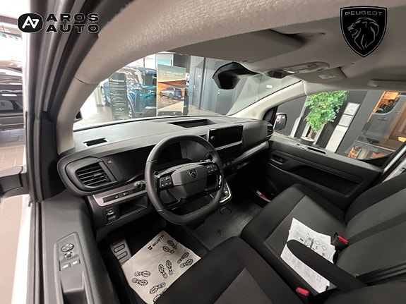 Peugeot e-Expert 9 of 14