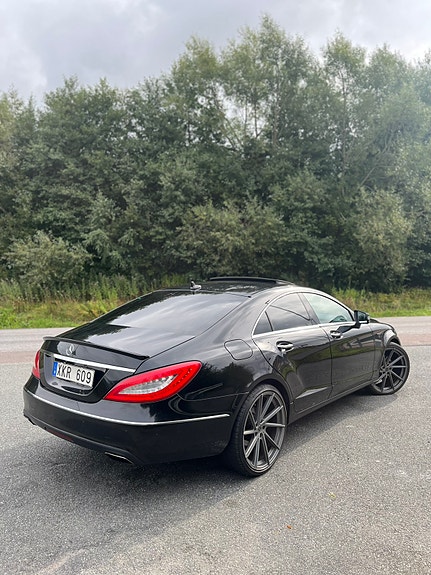 Mercedes-Benz CLS350 d 2 of 8