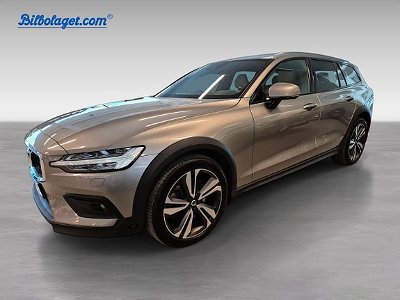 Volvo V60 Cross Country 3 of 12