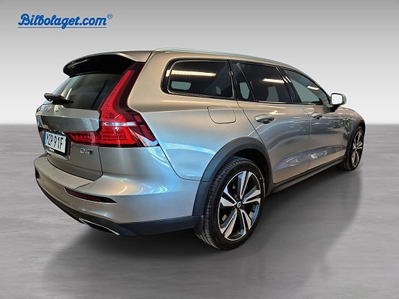 Volvo V60 Cross Country 5 of 12