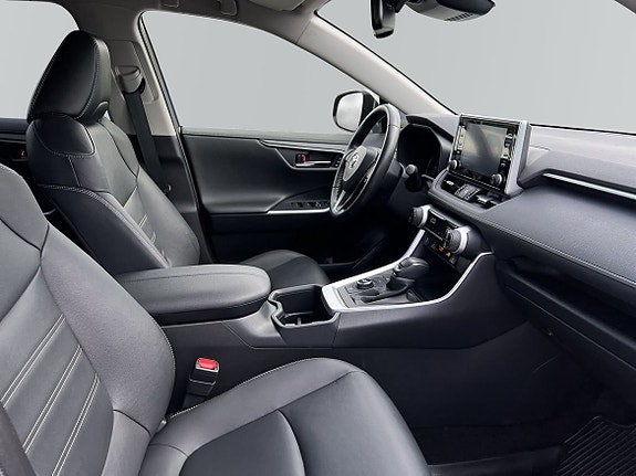 Toyota RAV4 6 of 10