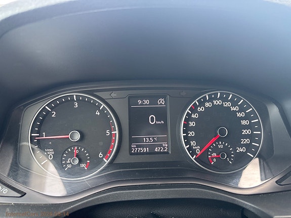 Volkswagen Amarok 12 of 27