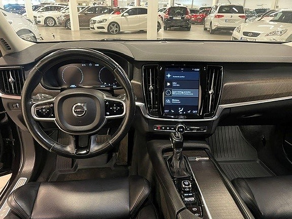 Volvo V90 Cross Country 5 of 8