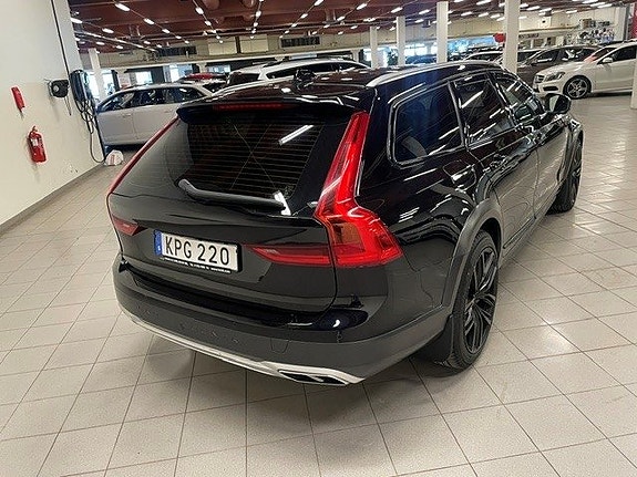 Volvo V90 Cross Country 7 of 8