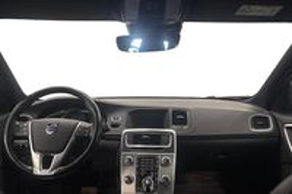 Volvo V60 Cross Country 8 of 9