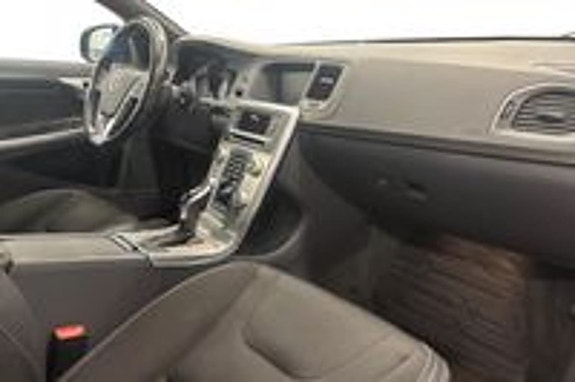 Volvo V60 Cross Country 9 of 9