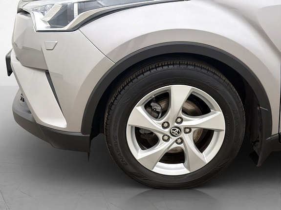 Toyota C-HR 24 of 27