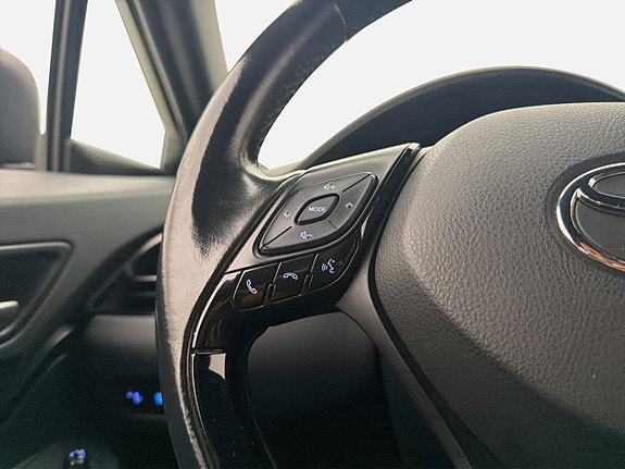 Toyota C-HR 14 of 27