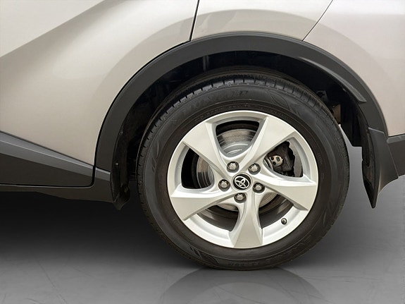 Toyota C-HR 25 of 27