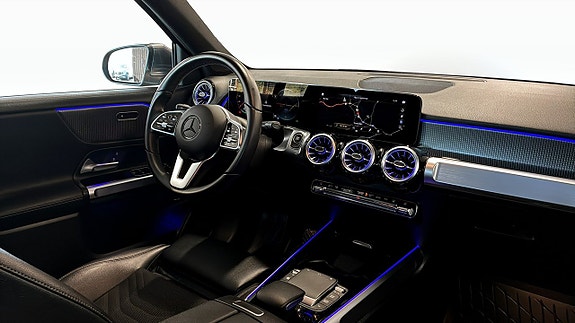 Mercedes-Benz EQB300 3 of 12