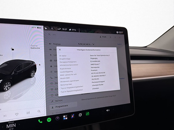 Tesla Model Y 24 of 29