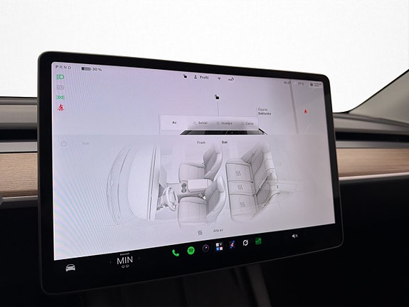 Tesla Model Y 21 of 29
