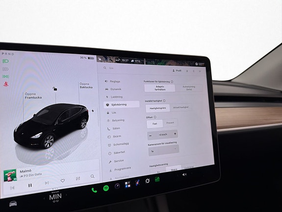 Tesla Model Y 22 of 29