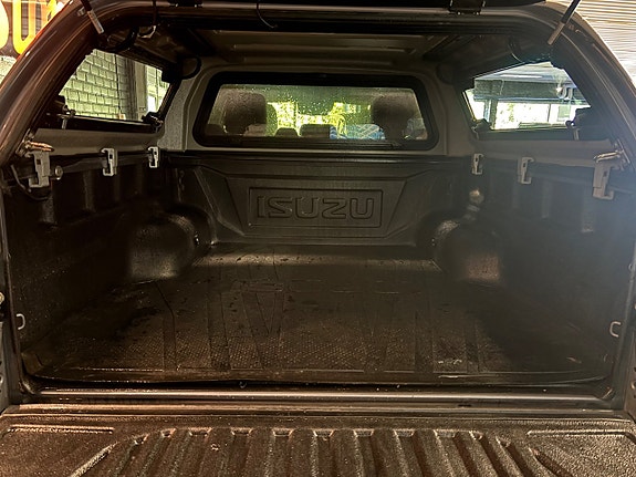 Isuzu D-max 7 of 9