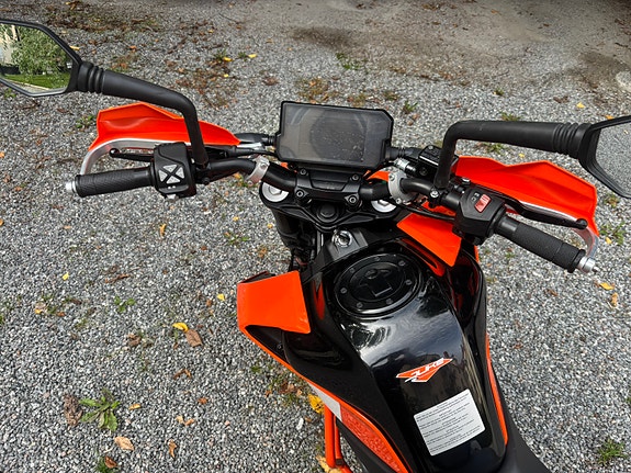 KTM 125 Duke 4 of 8