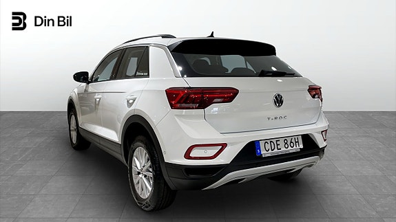 Volkswagen T-Roc 3 of 12