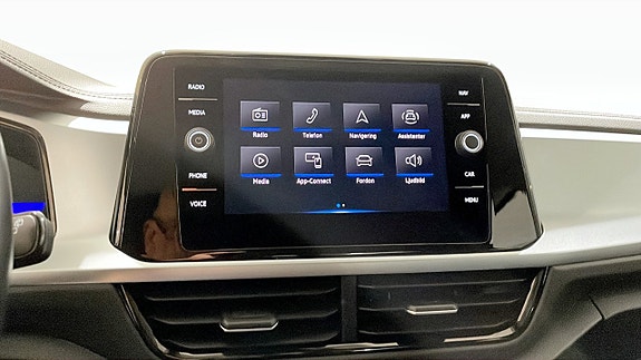 Volkswagen T-Roc 9 of 12