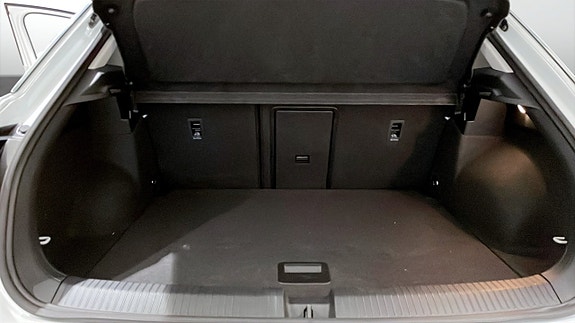 Volkswagen T-Roc 12 of 12