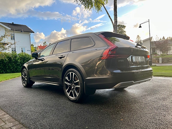 Volvo V90 Cross Country 4 of 14