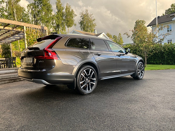 Volvo V90 Cross Country 3 of 14