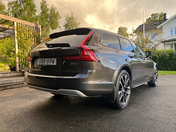 Volvo V90 Cross Country 12 of 14