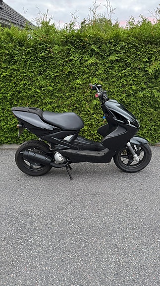 Yamaha Aerox 2 of 7