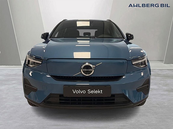 Volvo EX40 6 of 29