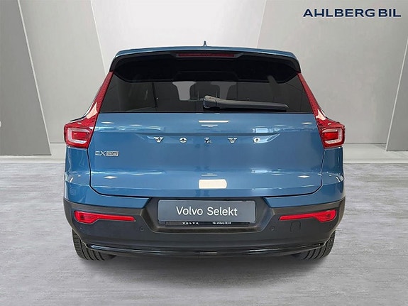 Volvo EX40 7 of 29