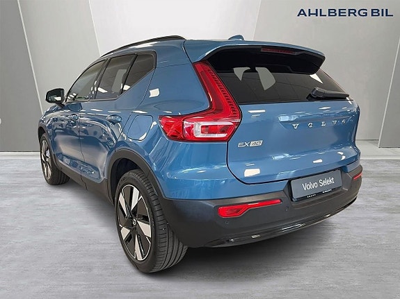 Volvo EX40 3 of 29