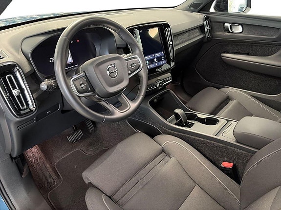 Volvo EX40 9 of 29