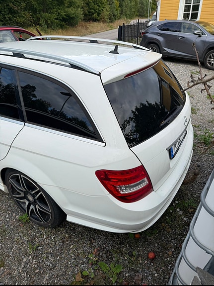 Mercedes-Benz C220 4 of 11