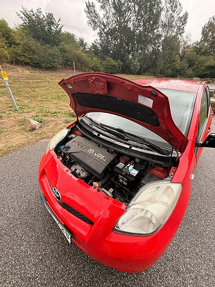 Toyota Yaris 4 of 5