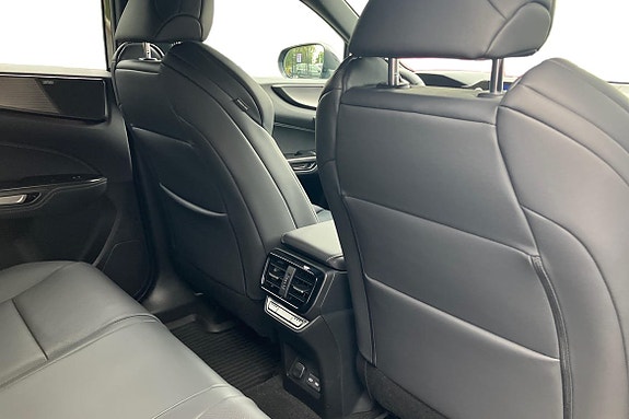 Lexus NX350h 12 of 24