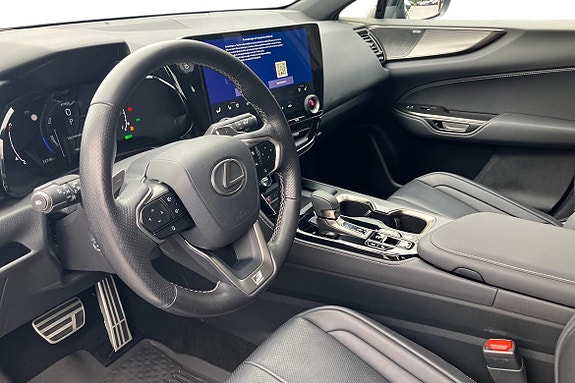 Lexus NX350h 8 of 24