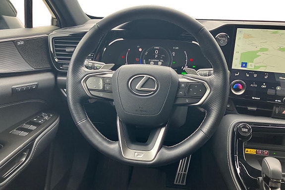 Lexus NX350h 9 of 24