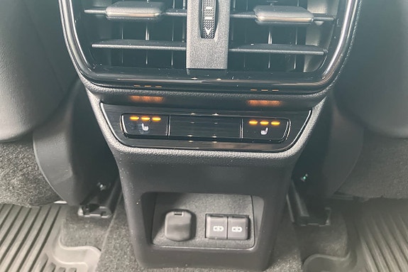 Lexus NX350h 23 of 24