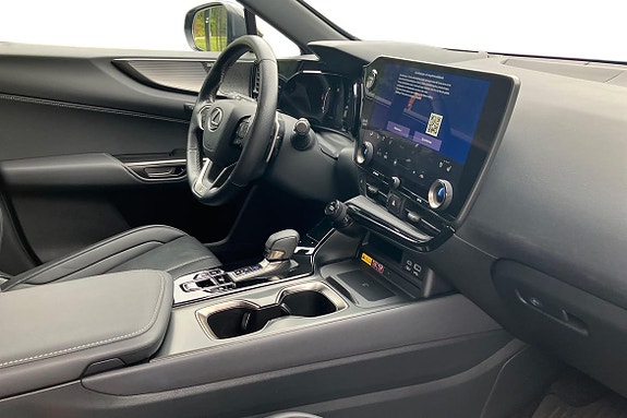 Lexus NX350h 11 of 24