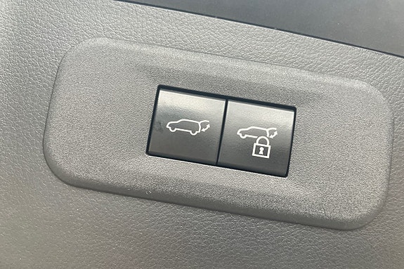 Lexus NX350h 16 of 24