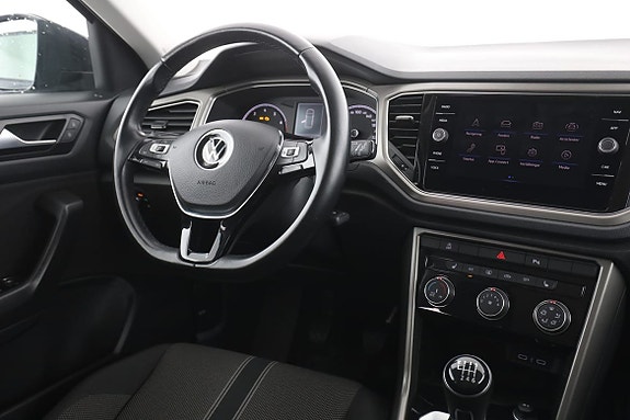 Volkswagen T-Roc 14 of 30