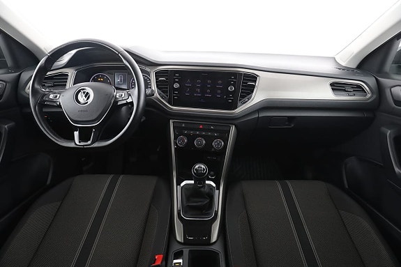Volkswagen T-Roc 13 of 30