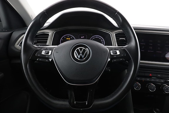 Volkswagen T-Roc 19 of 30