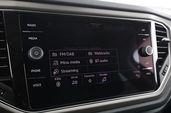 Volkswagen T-Roc 22 of 30
