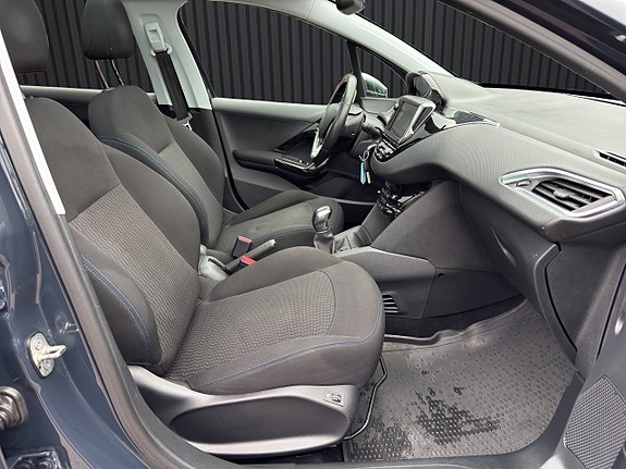 Peugeot 208 12 of 21