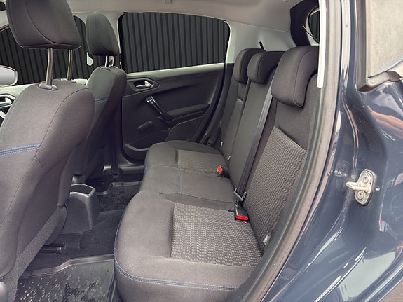 Peugeot 208 14 of 21