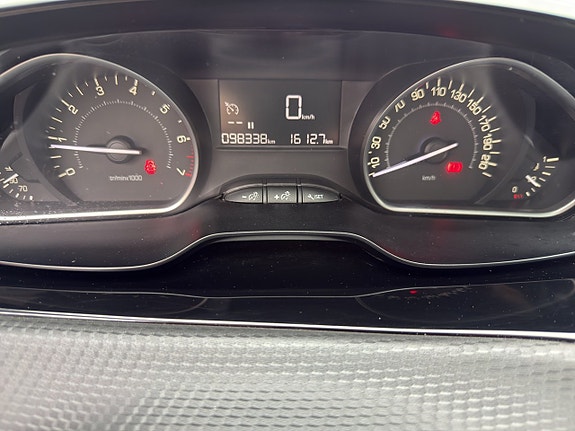 Peugeot 208 16 of 21