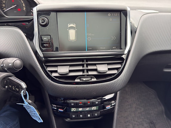 Peugeot 208 17 of 21