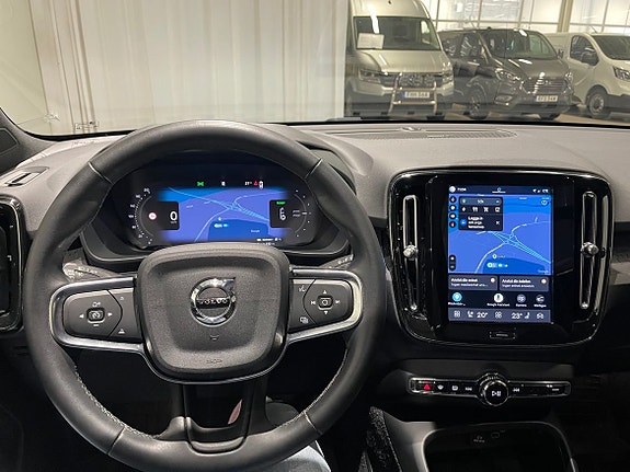 Volvo EX40 7 of 14